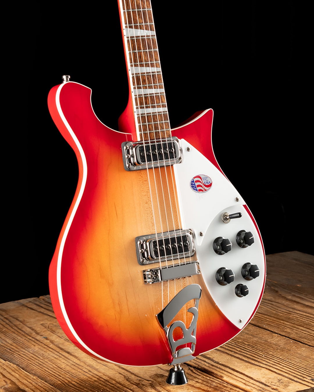 Rickenbacker 620 fireglo 希少な渋めのカラーサンバースト Rickenbacker Model 620 - Fireglo