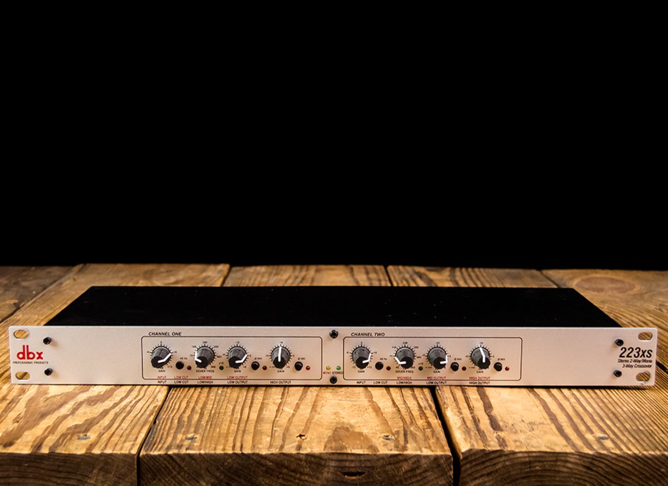 dbx 223xs Stereo 2-Way/Mono 3-Way Crossover