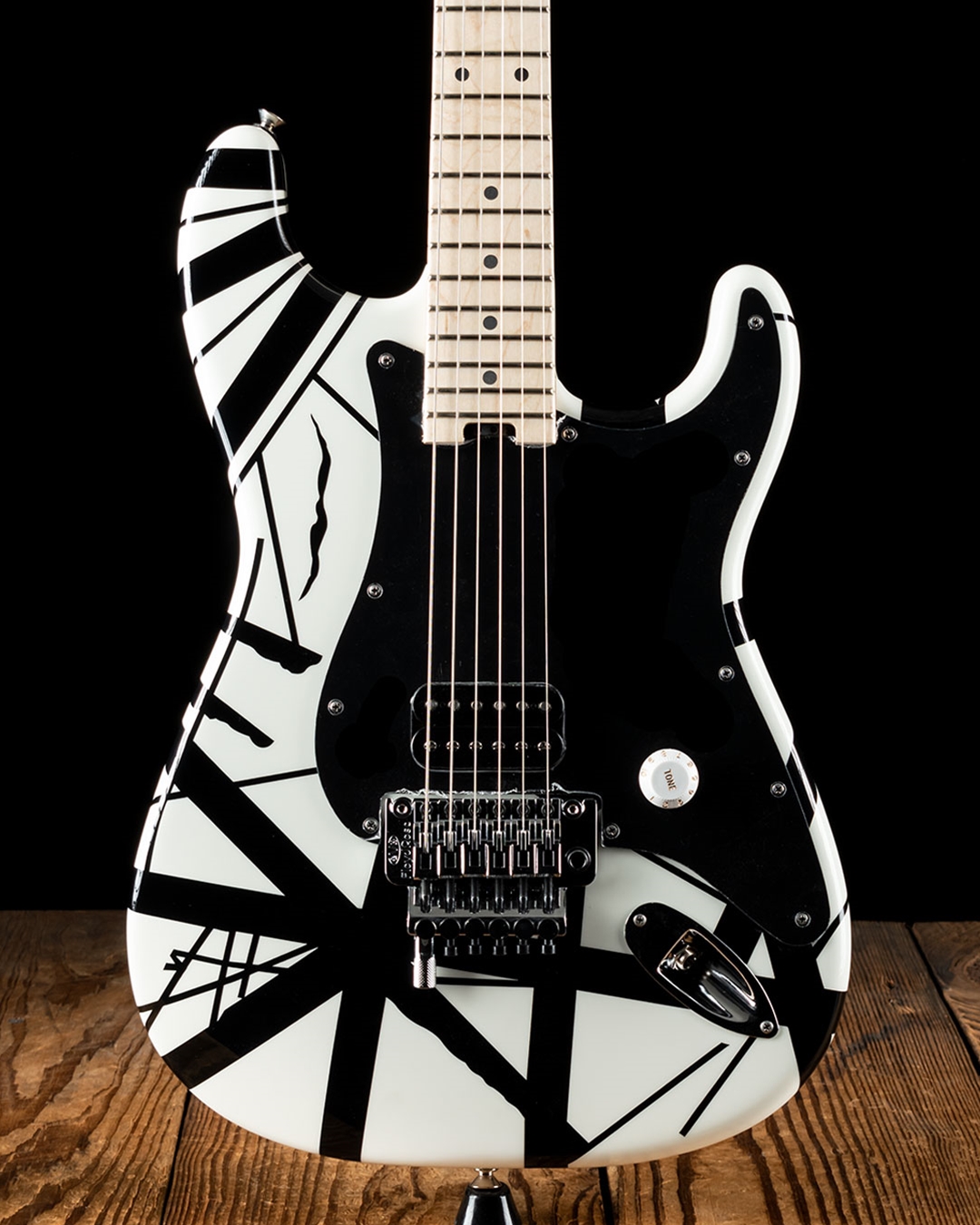 EVH Striped Series - White with Black Stripes