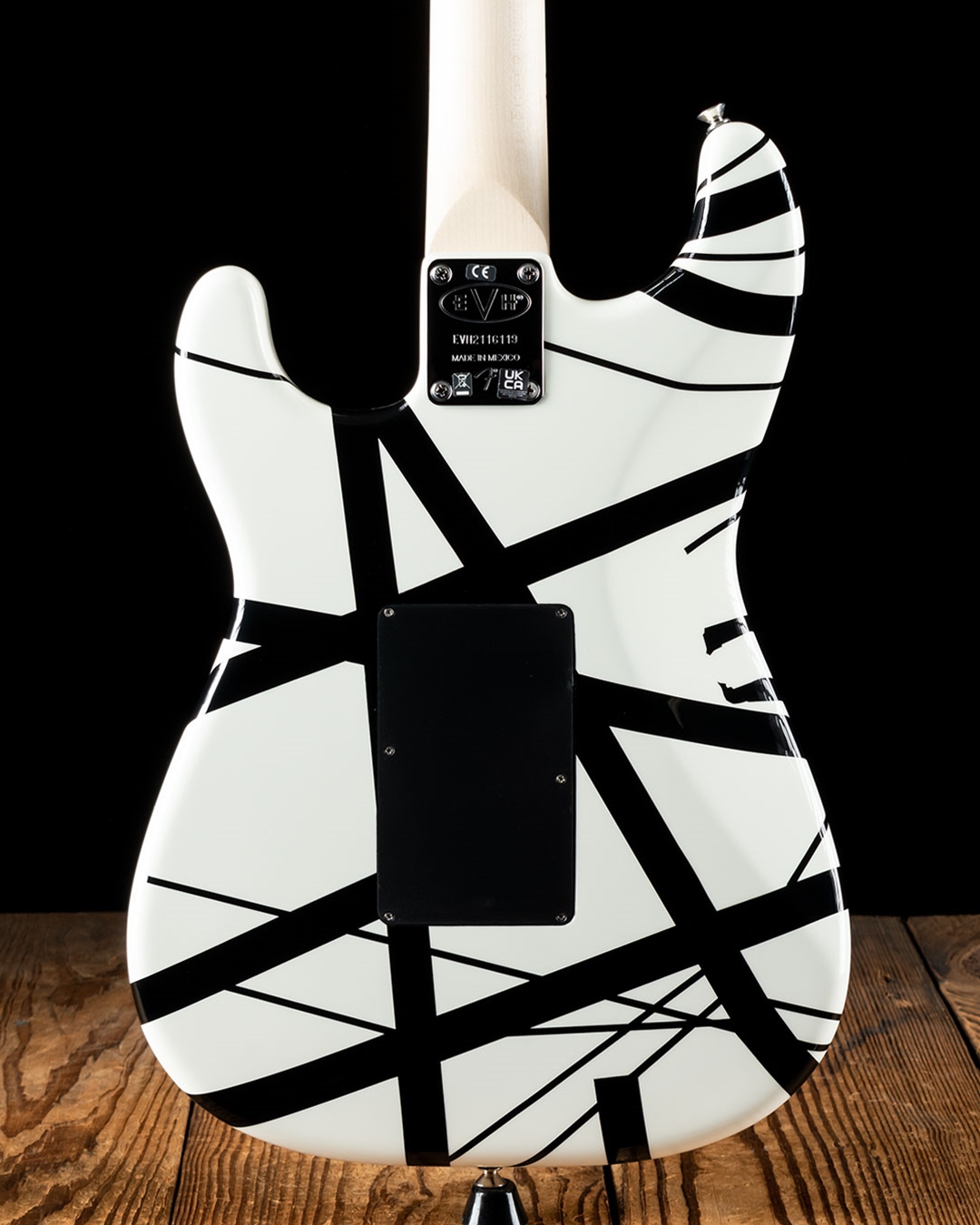 EVH Striped Series - White with Black Stripes