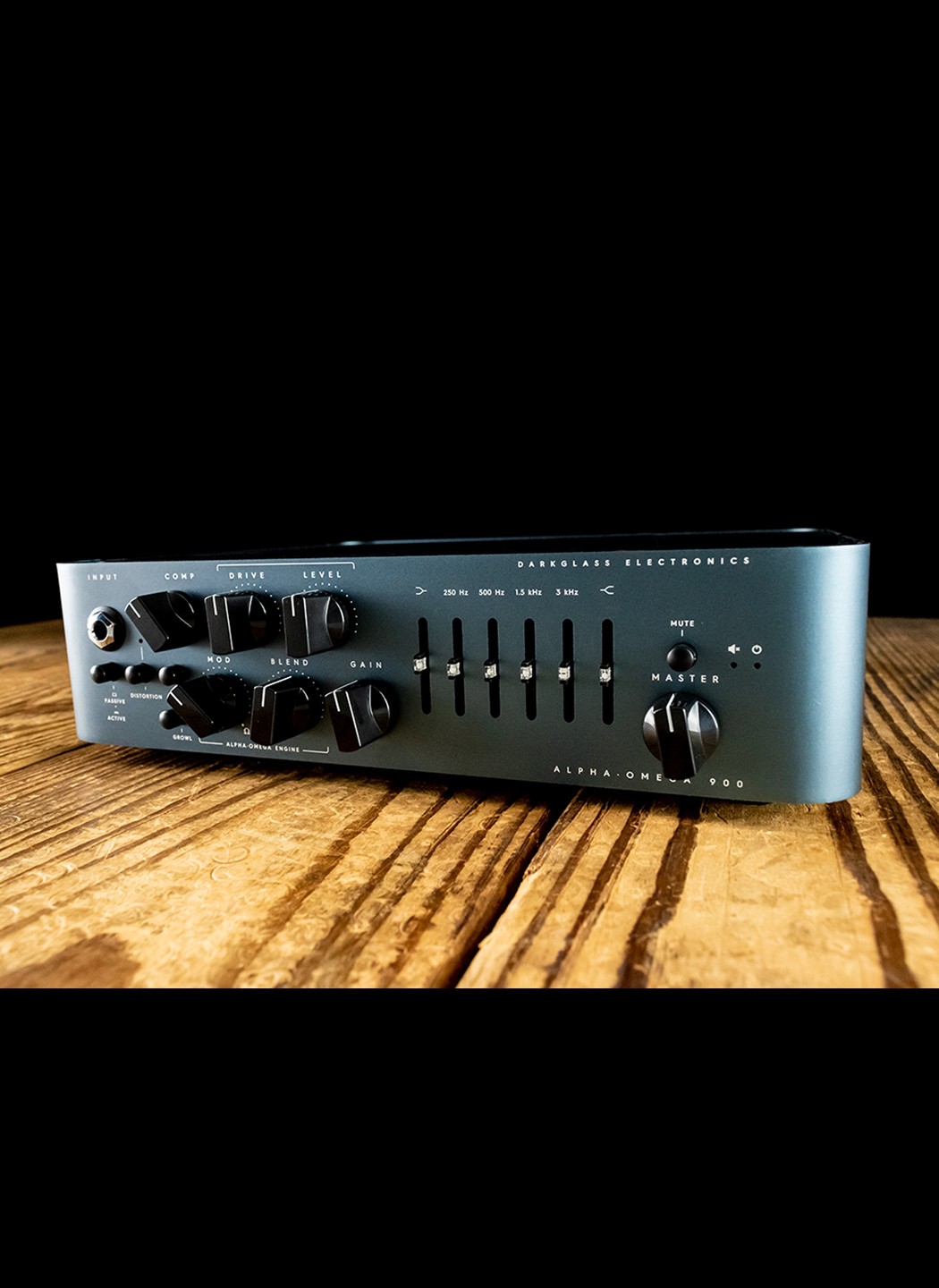 Darkglass Alpha Omega 900 Watt Bass Head