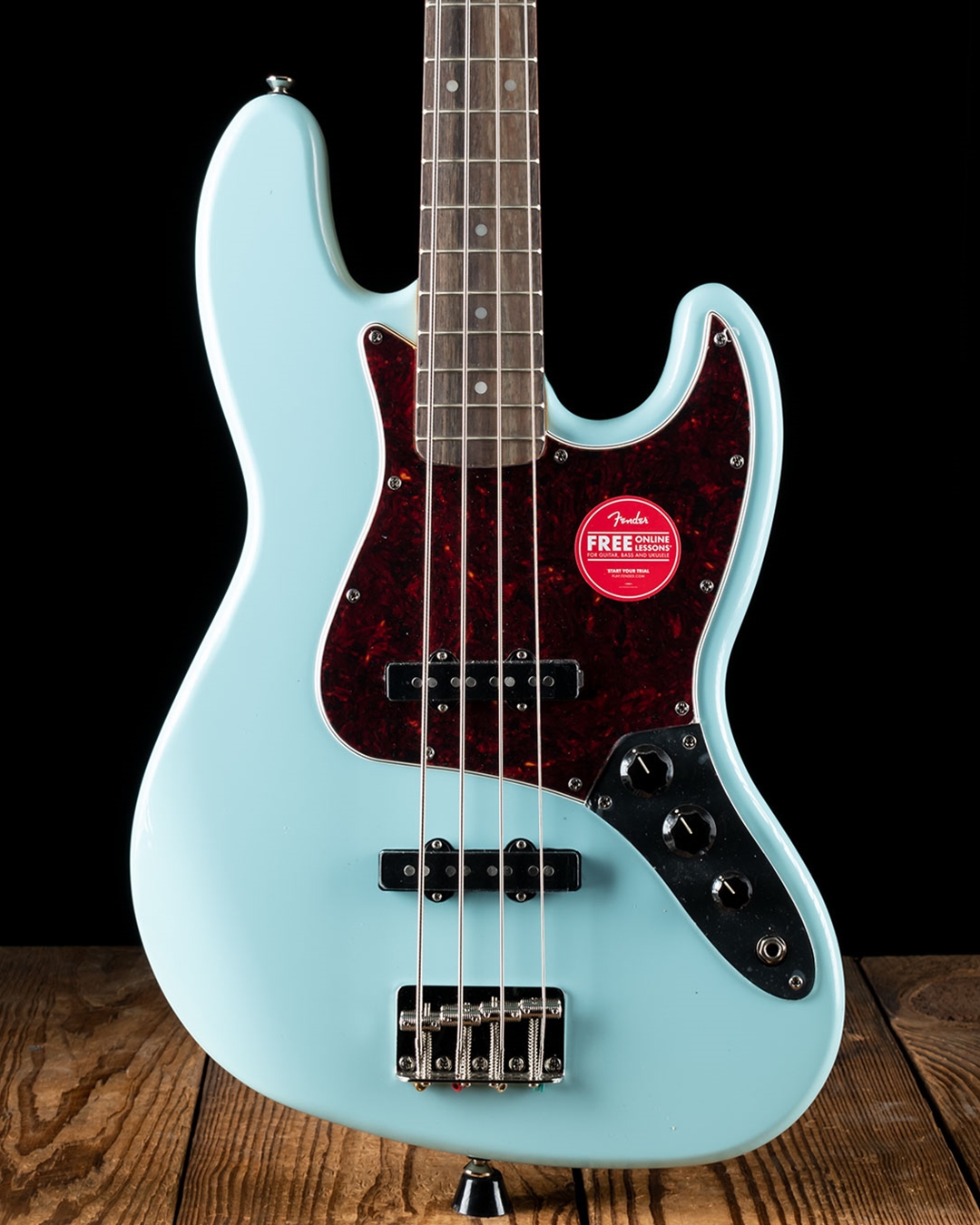 squier classic vibe 60s jazz bass daphne blue