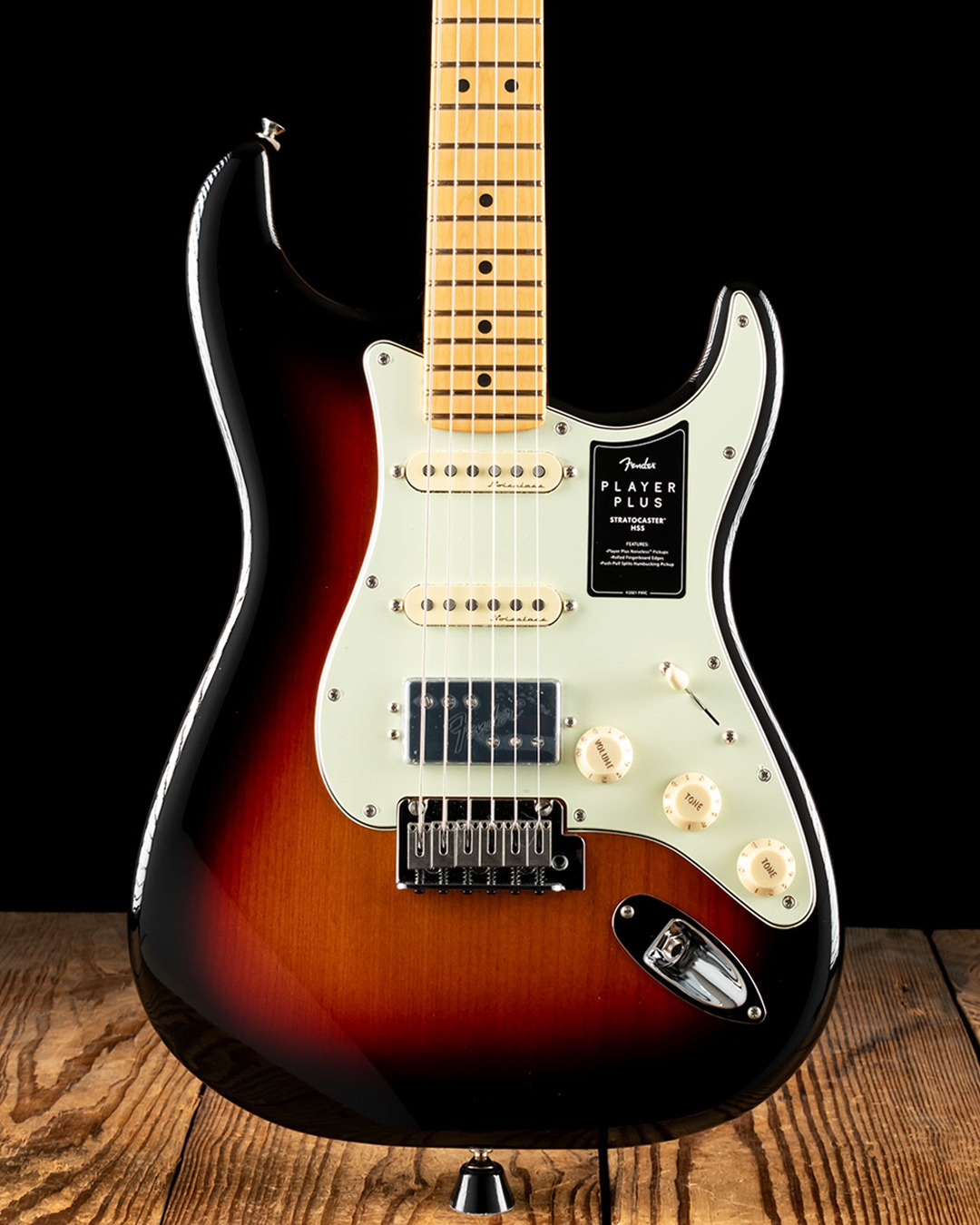 Fender Player Plus Stratocaster HSS - 3-Color Sunburst