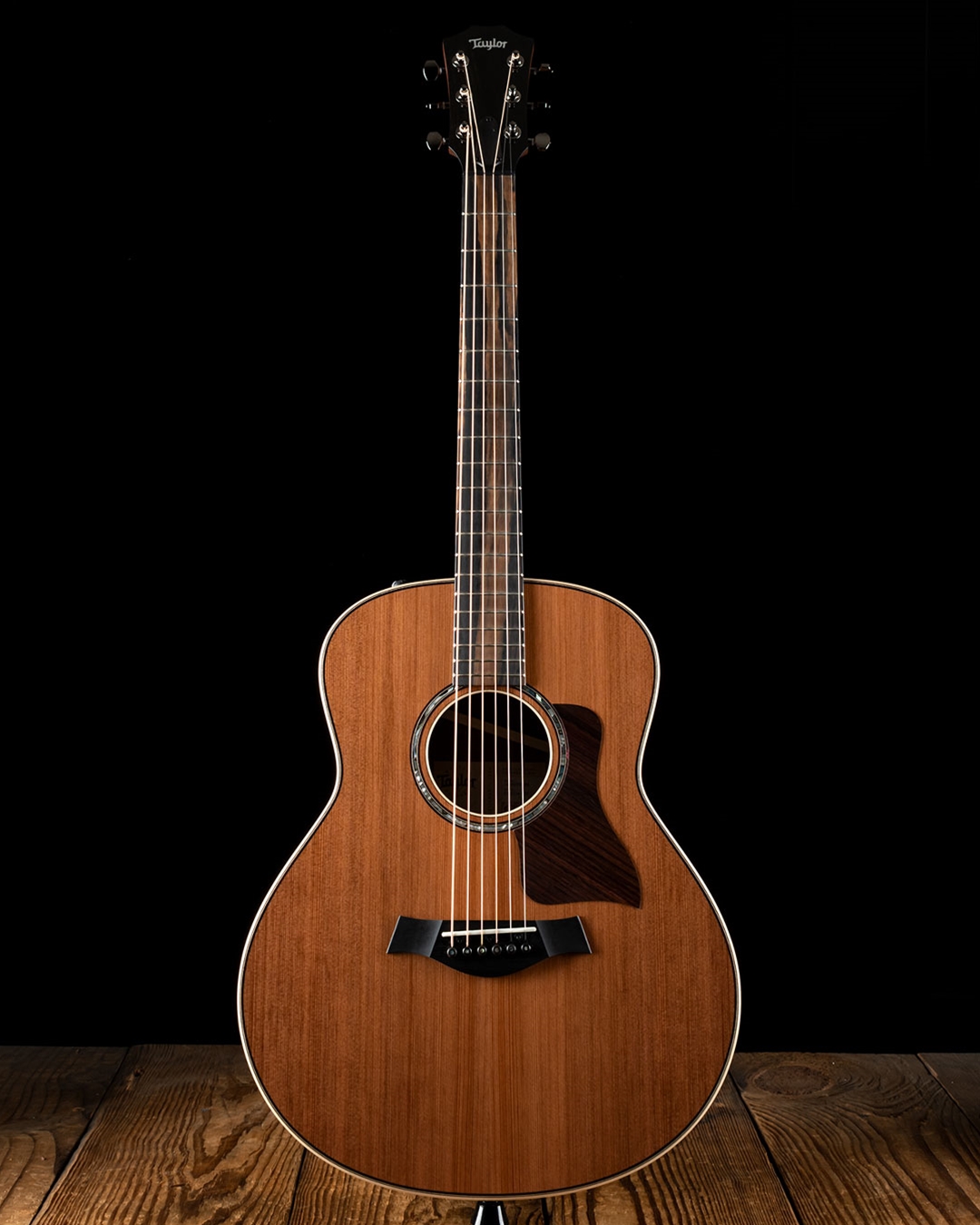 Taylor GT 811e Acoustic-electric Guitar - Natural