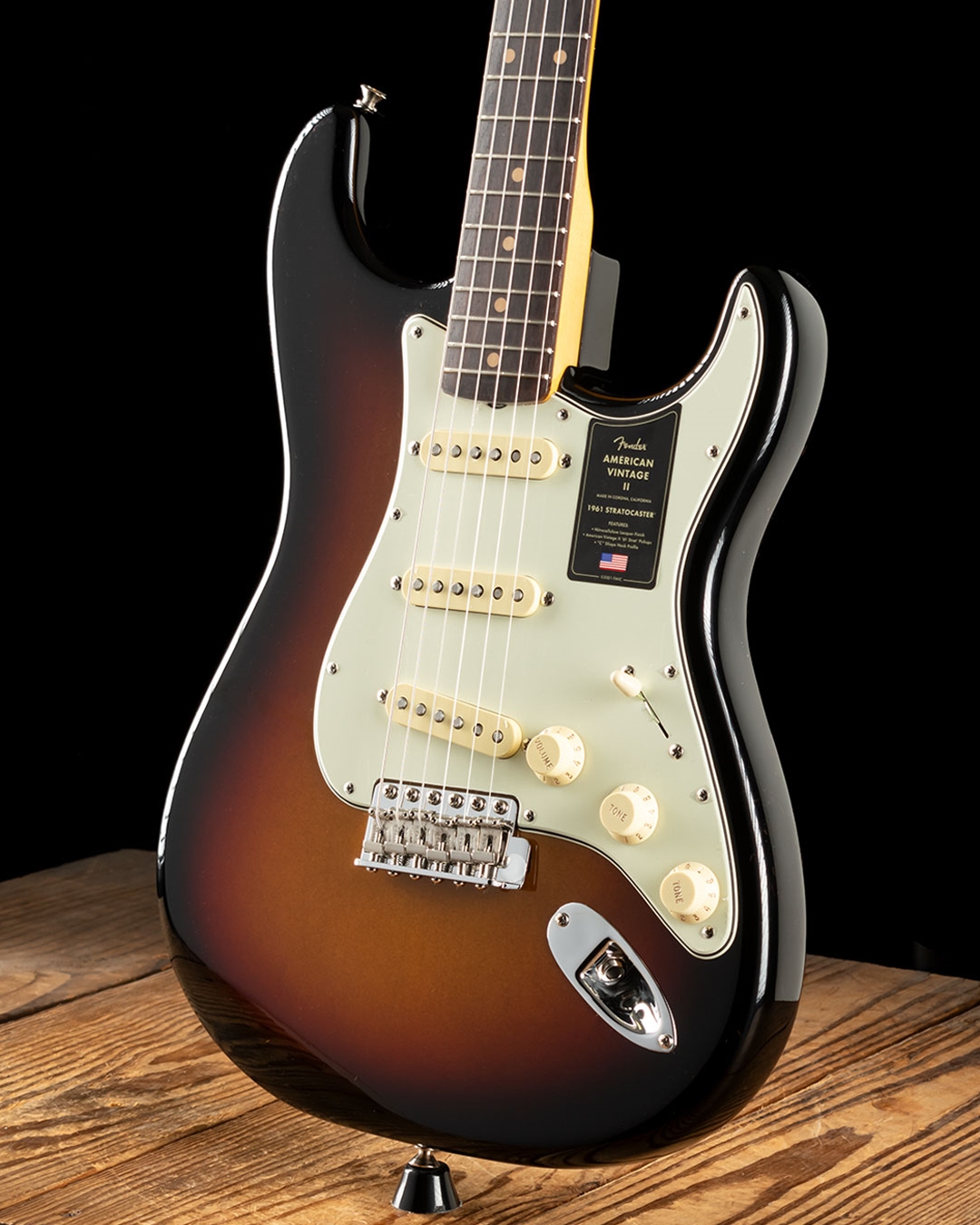 Fender American Vintage II 1961 Stratocaster - 3-Color Sunburst