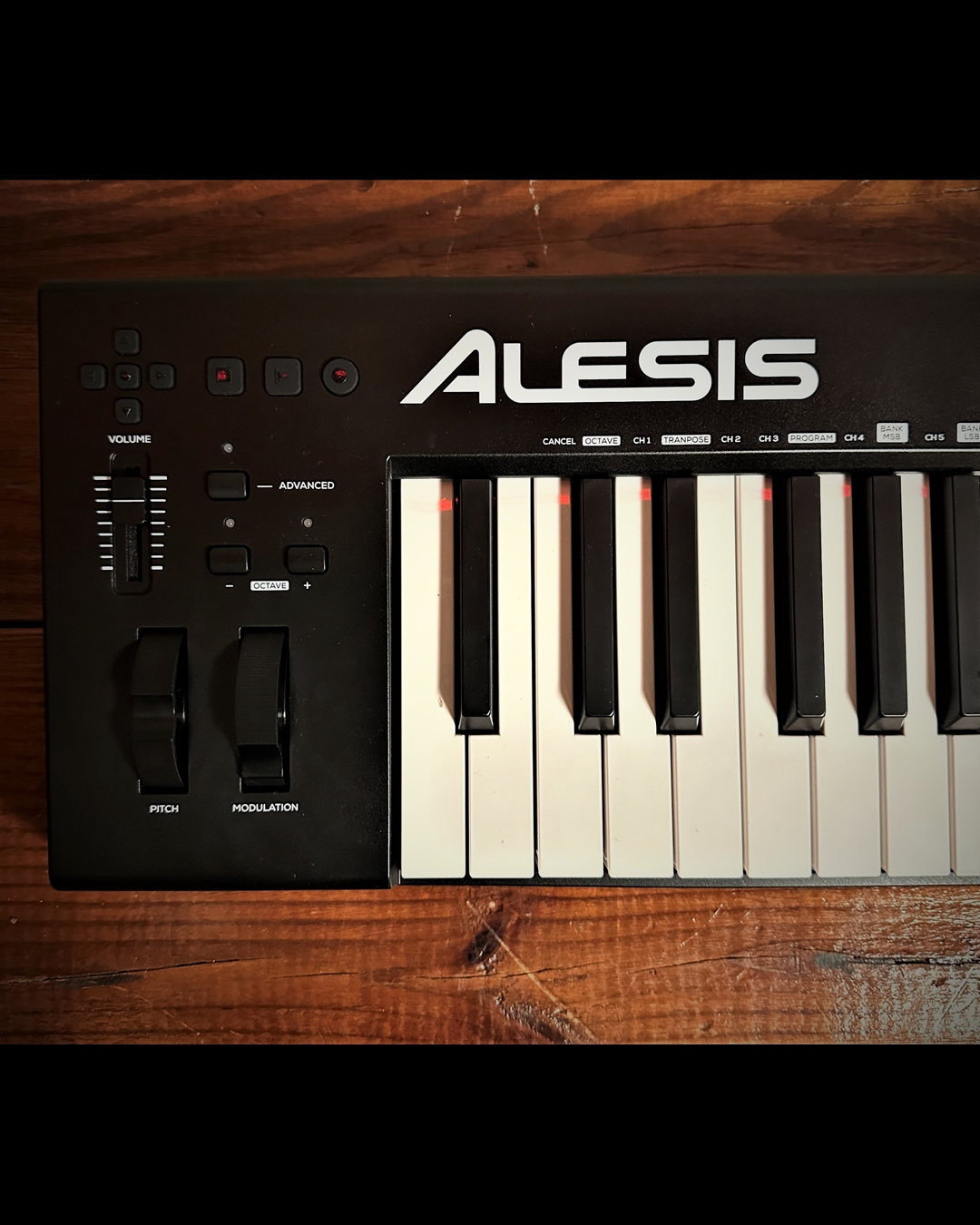 klein onderbreken verliezen Alesis Q88 - 88-Key USB/MIDI Keyboard Controller *USED*