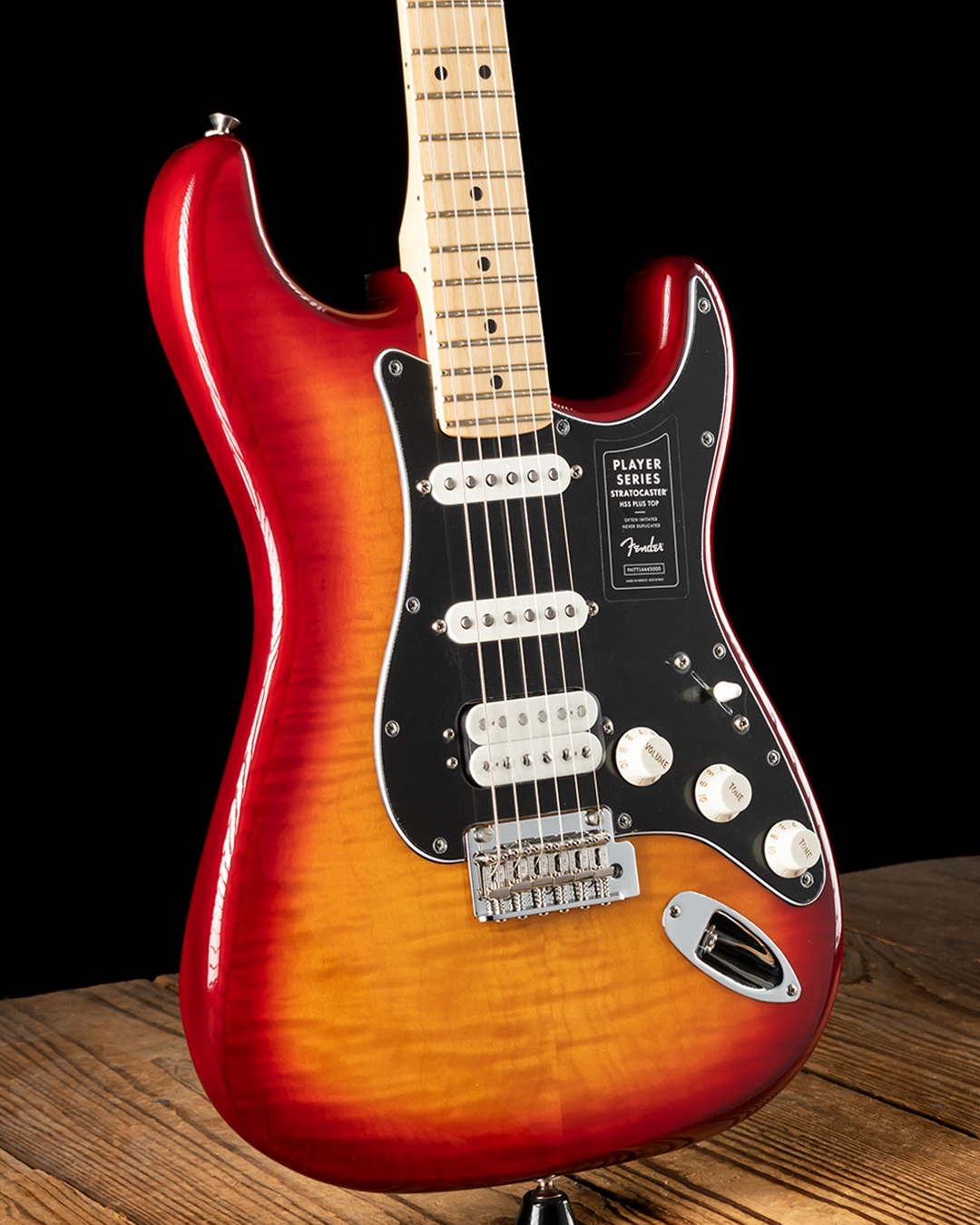 Fender Player Stratocaster HSS Plus Top - Aged Cherry Burst