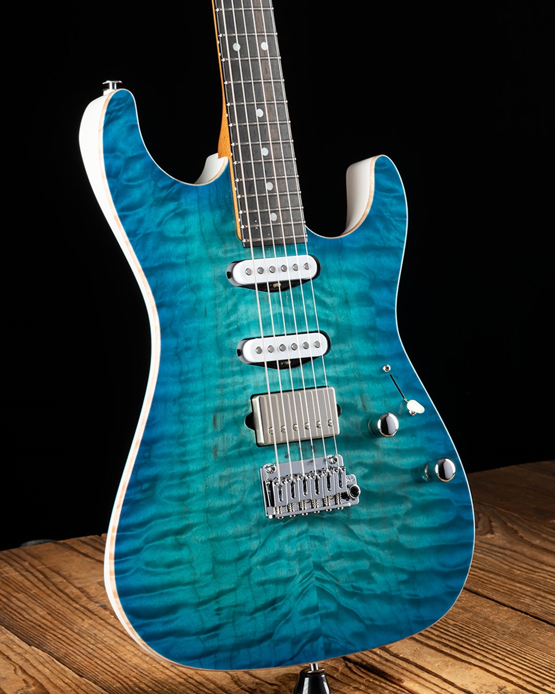 Suhr Standard Custom Quilt Maple/Swamp Ash - Bahama Blue Burst