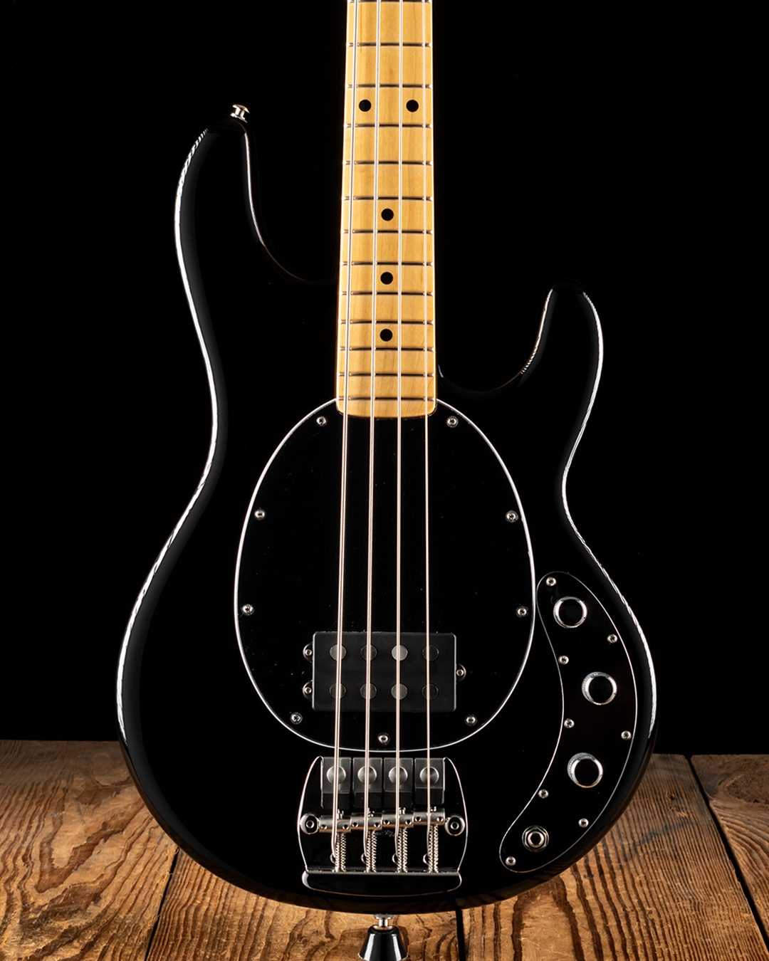 Ernie Ball Music Man Retro '70s StingRay 4 - Black