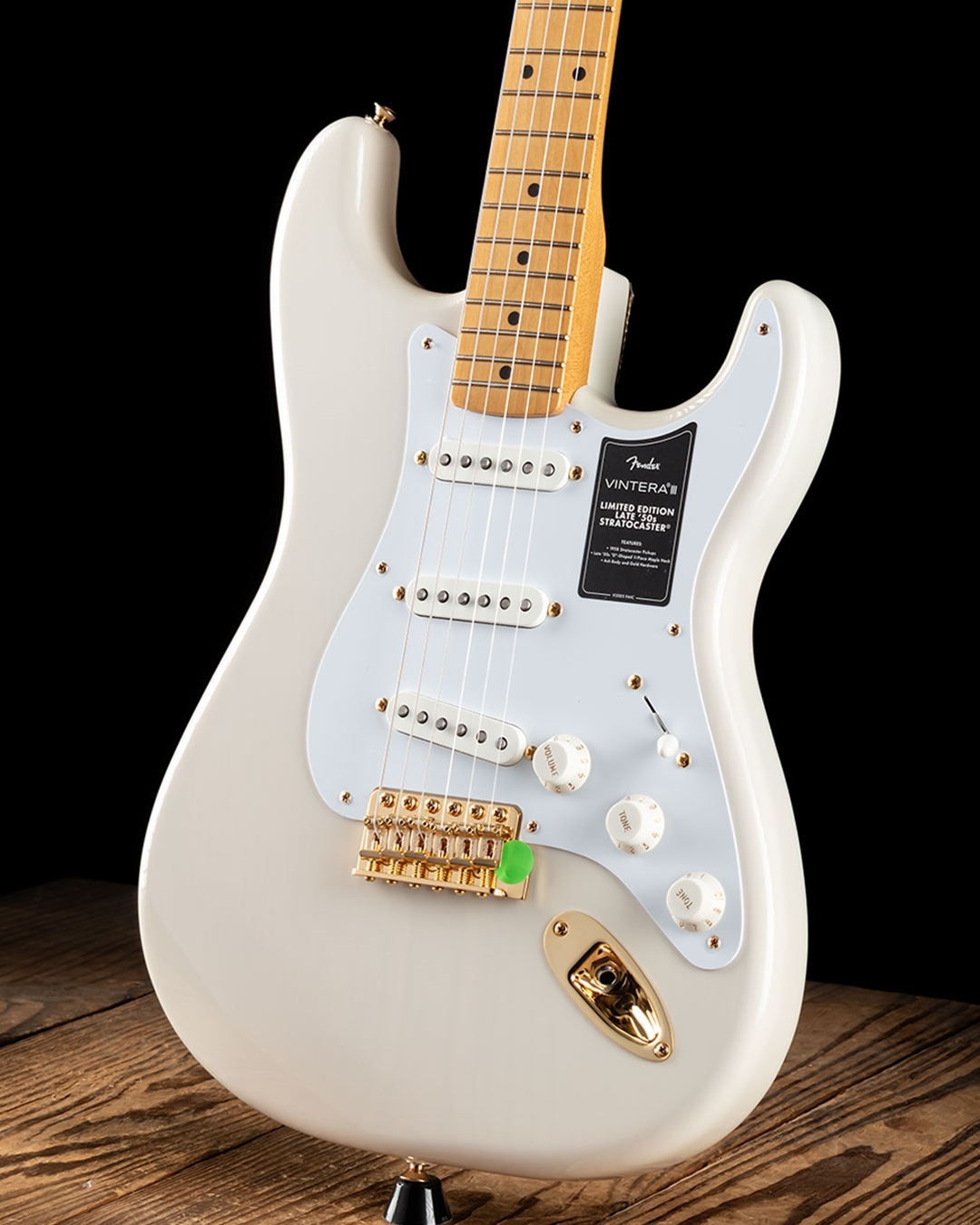 Stratocasterタイプ　ホワイト Fender Limited Edition Vintera III Late '50s Strat - White Blonde