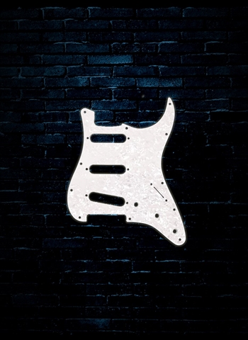 Fender Stratocaster SSS Pickguard - White Pearl