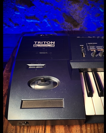 Korg TRITON Extreme 61-Key Music Workstation *USED*