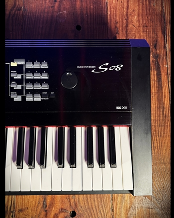 Yamaha S08 - 88-Key Synthesizer *USED*