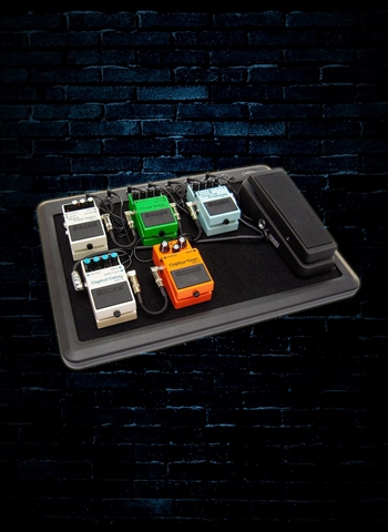1SKB-PS-8 Powered Pedalboard