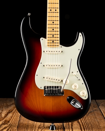 Fender American Deluxe Stratocaster - 3-Color Sunburst *USED*