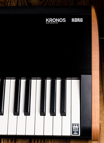 Korg KRONOS 73-Key Music Workstation