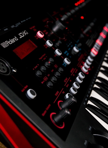 Roland JD-Xi 37-Key Interactive Analog/Digital Crossover Synthesizer