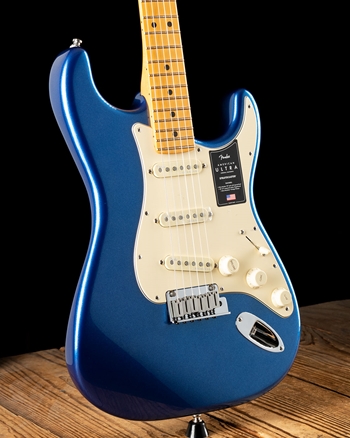 Fender American Ultra Stratocaster - Cobra Blue