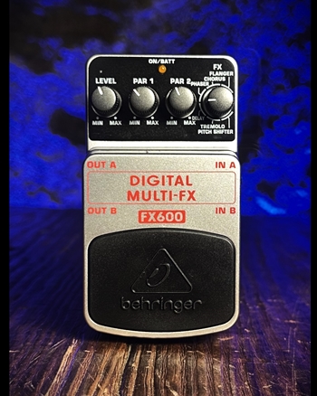 Behringer FX600 Multi-Effects Pedal *USED*