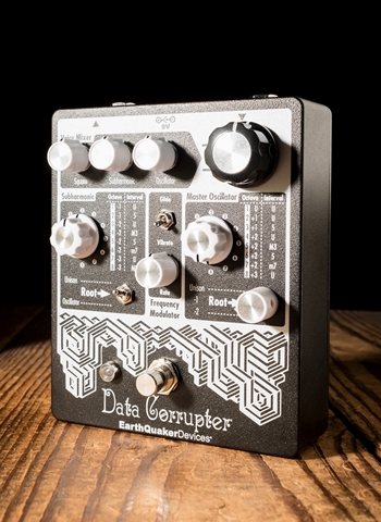 EarthQuaker Devices Data Corrupter Modulated Monophonic Harmonizing Pedal