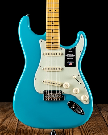 Fender American Professional II Stratocaster - Miami Blue