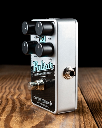 Electro-Harmonix Nano Pulsar Variable Shape Stereo Tremolo Pedal