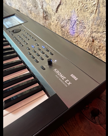 Korg KROME EX 61-Key Music Workstation *USED*