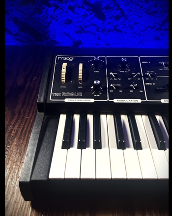 Moog Rogue 32-Key Analog Synthesizer *USED*