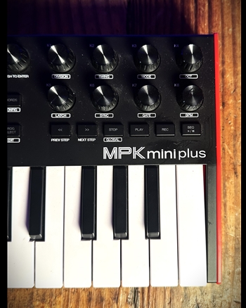 Akai MPK Mini Plus 37-Key Compact Keyboard Controller *USED*