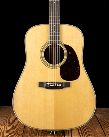 Martin D-28 (2025) - Natural