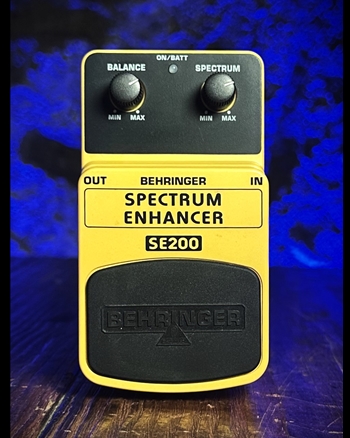 Behringer SE200 Spectrum Enhancer Pedal *USED*