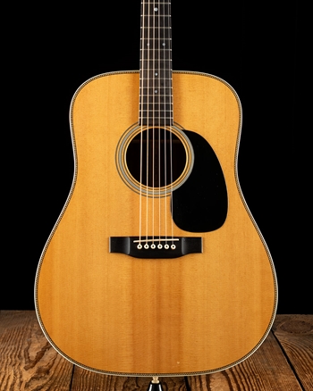 Martin HD-28 - Natural *USED*
