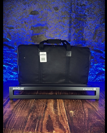 Pedaltrain Classic 2 Pedalboard with Soft Case  *USED*