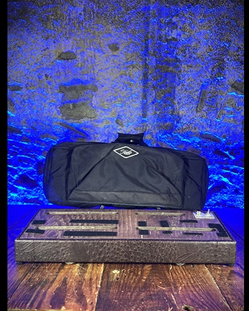 Tone Snob 24"x8.5" Pedalboard w/Softcase *USED*