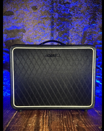 VOX V112NT - 25 Watt 1x12" Guitar Cabinet *USED*