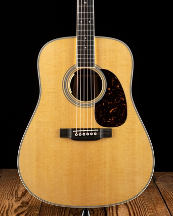 Martin D-35 - Natural *USED*