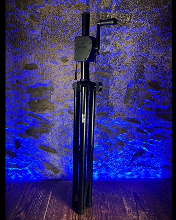 On-Stage SS8800B+ Power Crank-Up Speaker Stand *USED*