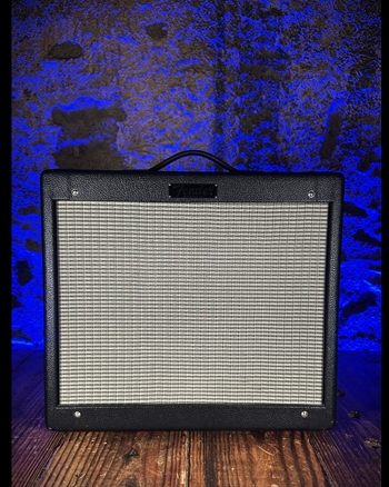 Fender Blues Junior IV - 15 Watt 1x12" Guitar Combo *USED*