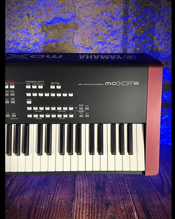 Yamaha MOXF8 88-Key Synthesizer Workstation *USED*