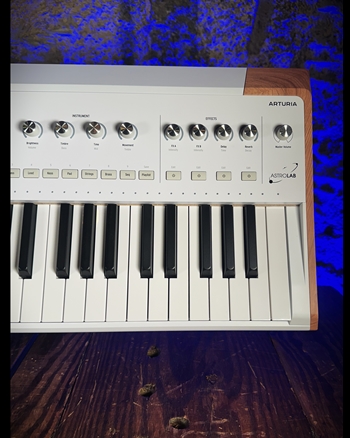 Arturia AstroLab 61-Key Stage Keyboard *USED*