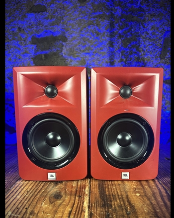 JBL LSR305 - 82 Watt 1x5" Powered Studio Monitors (Pair) *USED*