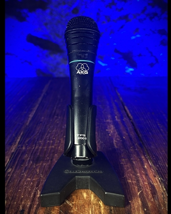 AKG D3700S Dynamic Hypecardioid Microphone *USED*