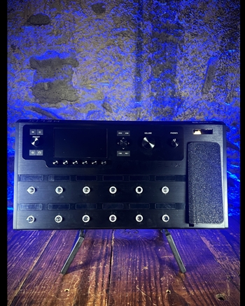 Line 6 Helix Floor Guitar Multi-Effects Processor Pedal *USED*