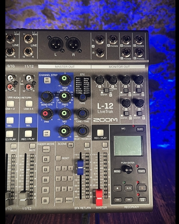 Zoom LiveTrak 12-Channel Digital Mixer *USED*