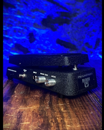 Rocktron Black Cat Moan Wah Pedal *USED*