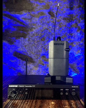 Shure PSM 300 In-Ear Personal Monitoring System - G20 Band *USED*