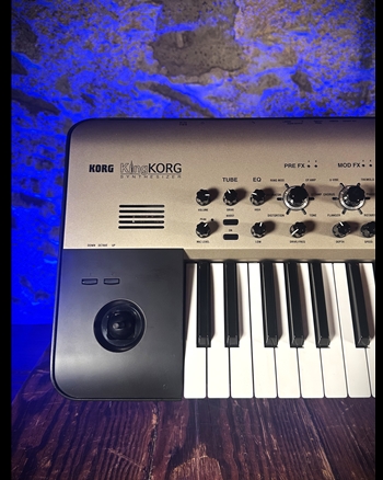 Korg KingKORG 61-Key Sythesizer *USED*