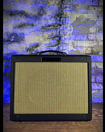 Victoria Model 5112 - 5 Watt 1x12" Guitar Combo - Black *USED*