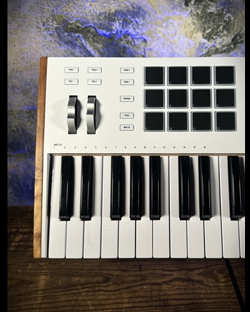 Arturia KeyLab 61 mk3 - 61-Key MIDI Keyboard Controller *USED*