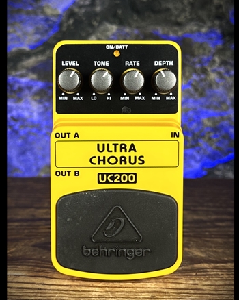 Behringer UC200 Ultra Chorus Pedal *USED*